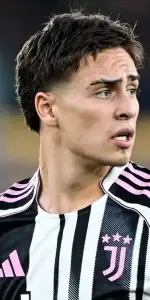 Ballon d'Or Ödül Töreni, Futbol Tutkunlarını Ekran Başına Kilitleyecek! Tarihin En İyi Futbolcuları Ödüllerini Almak İçin Yarışacak. 22 Eylül 22:00'da Canlı Yayınla Sizlerle!