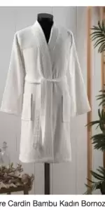 Hangi Bornoz Kumaşı Daha İyi: Pamuk, Bambu Mu, Mikrofiber Mi?