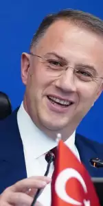 Beylikdüzü Belediye Başkanı Murat Çalık, sağlık sorunları nedeniyle tekrar hastaneye kaldırıldı.