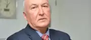 Ünlü Profesör Dr. Övgün Ahmet Ercan, beyin kanaması riski yaşadığını açıkladı, sağlık durumu endişe yarattı.