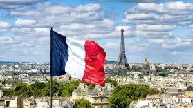 Fransa'nın kredi notu bir hafta içerisinde ikinci kez düşürüldü!