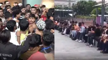 iPhone 17 satışının başlamasıyla birlikte mağaza önünde yaşanan kargaşa büyüdü! Müşteriler arasında çıkan kavga sonucunda yumruklar havada uçuştu.