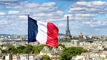 Fransa'nın kredi notu bir hafta içerisinde ikinci kez düşürüldü!