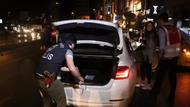 Huzur İstanbul Operasyonu kapsamında yapılan denetimlerde bin 5 kişi gözaltına alındı.