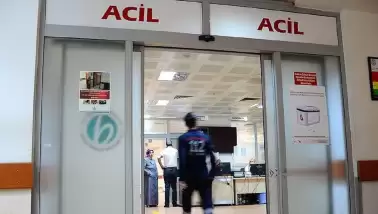 Yozgat'ta doğum günü kutlamasının ardından 12 öğrenci rahatsızlanarak hastaneye kaldırıldı.
