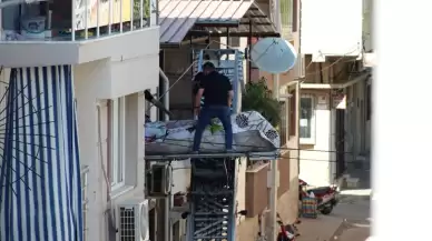 Eşya taşıma asansörüyle çıkarılan 310 kiloluk yatağa bağımlı adamın cenazesi görenleri şaşırttı