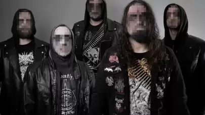 Rock grubu üyeleri, dini değerlere yönelik hakaret suçlamasıyla tutuklandı.
