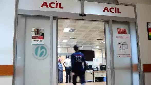 Yozgat'ta doğum günü kutlamasının ardından 12 öğrenci rahatsızlanarak hastaneye kaldırıldı.