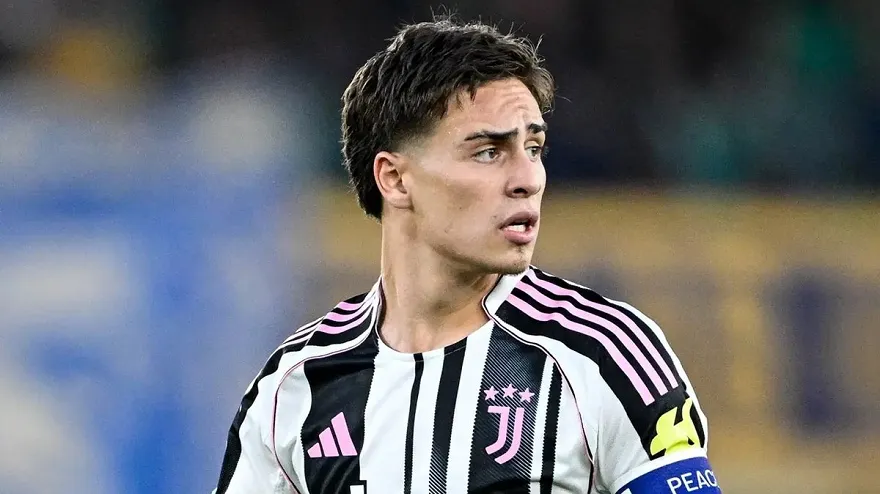 Ballon d'Or Ödül Töreni, Futbol Tutkunlarını Ekran Başına Kilitleyecek! Tarihin En İyi Futbolcuları Ödüllerini Almak İçin Yarışacak. 22 Eylül 22:00'da Canlı Yayınla Sizlerle!