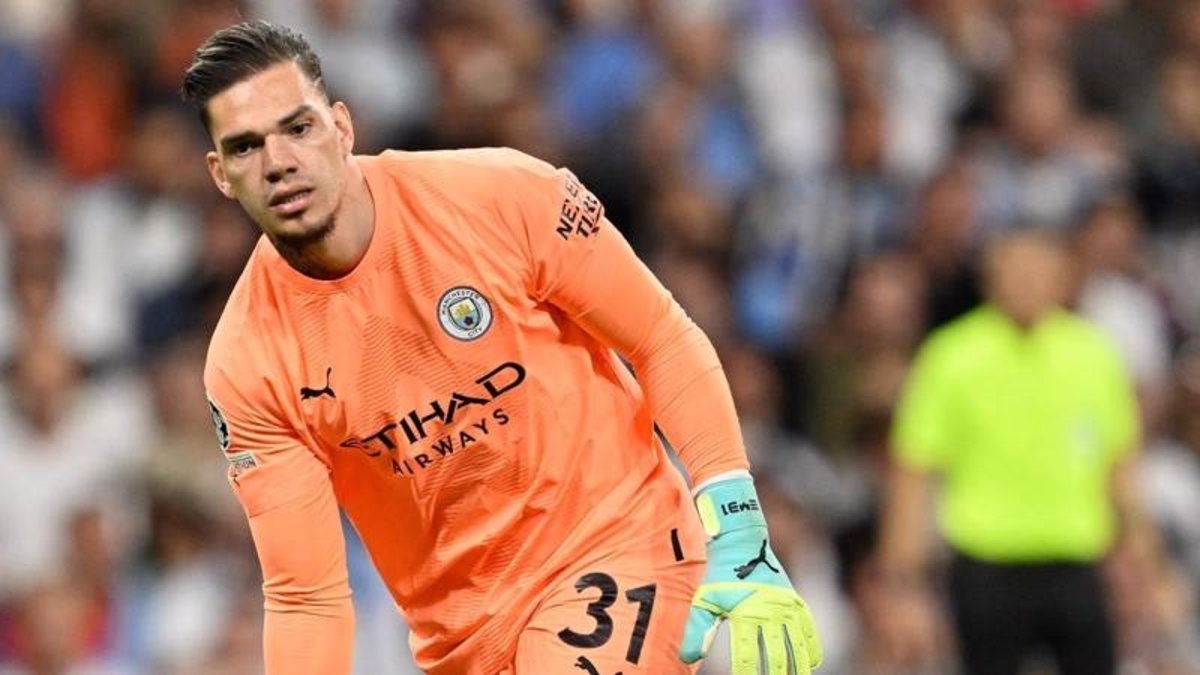 Galatasaray, kaleci transferinde hız kesmiyor! Ederson transferi zora girdiyse, 3 farklı alternatif gündemde.