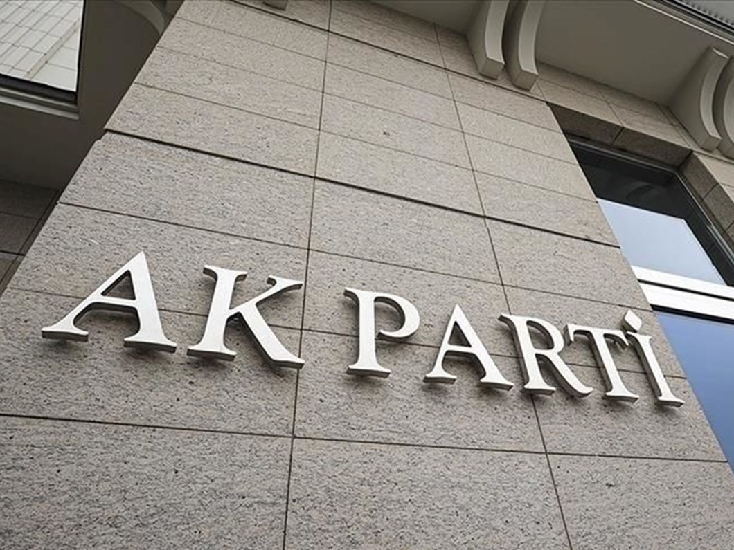 AK Parti'de sekiz il başkanı istifa etti, parti yönetiminde büyük değişiklik yaşandı