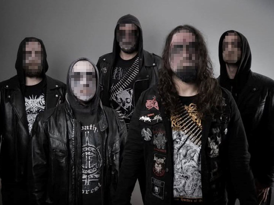 Rock grubu üyeleri, dini değerlere yönelik hakaret suçlamasıyla tutuklandı.